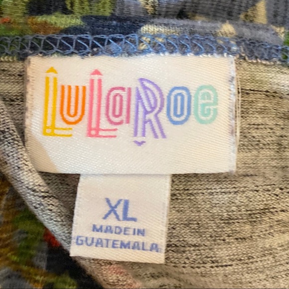 ❌SOLD❌LuLaRoe Green & Blue Hi Low Design Top - Picture 5 of 7